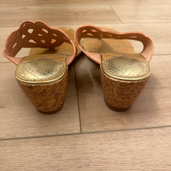 Sam & Libby Womens Leather Cut Out Cork Wedge Thong Sandals - Picture 2 of 8